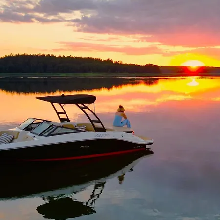 Marina Blue - Super Widok Z Wlasnego Ogrodka Na Jezioro, Parking, Netflix I Max Apartamento